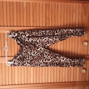Shosho Yoga Waistband Capris with Side Pockets Size 3X.